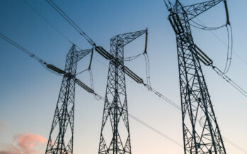 سعودی عرب میں تجدد پذیر توانائی سے 3300 میگا واٹ بجلی کے پانچ منصوبے 10